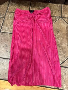 PrettyLittleThing Hot Pink Pleated Strapless Dress